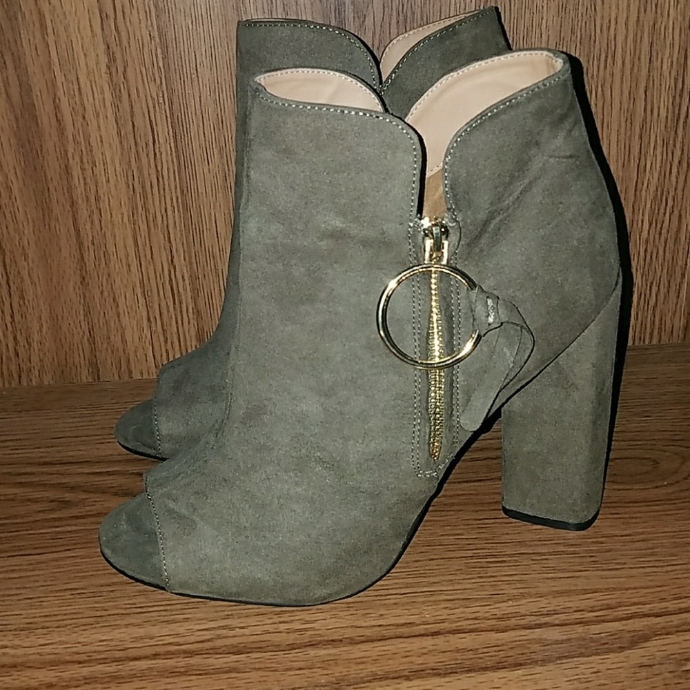 booties - Picture 4 of 4